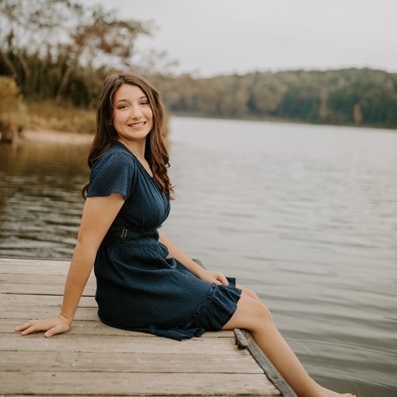 Meet your Posher, Monroe - Picture 1 of 1